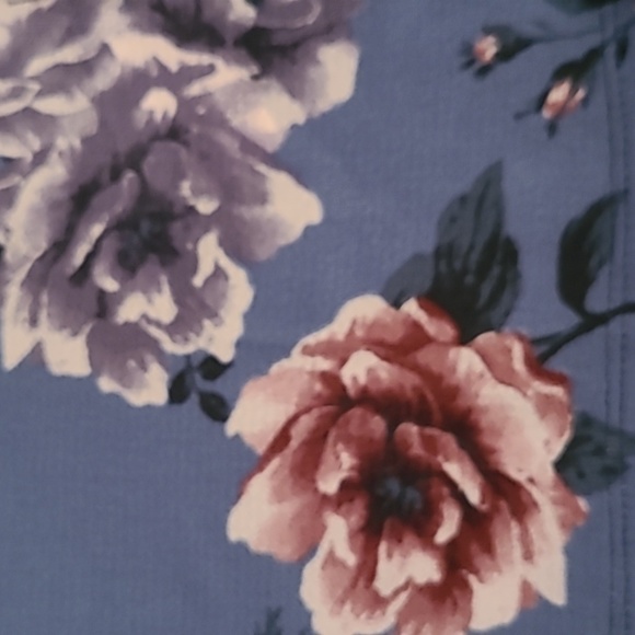 MODERN ATTRACTION WOMENS PLUS SIZE SLEEVELESS BLUE FLORAL V-NECK TOP SIZE 2X - Picture 15 of 15